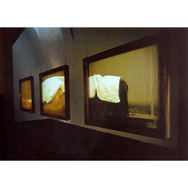 Chant for female corpse, 2001, Installation view, Kiasma Museum
