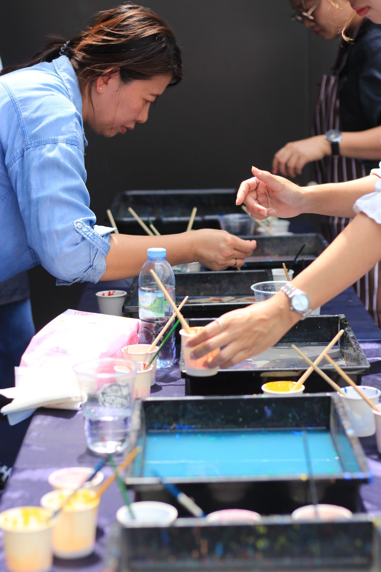 Marbling Art Workshop – การเดินทางของสีและสายน้ำ